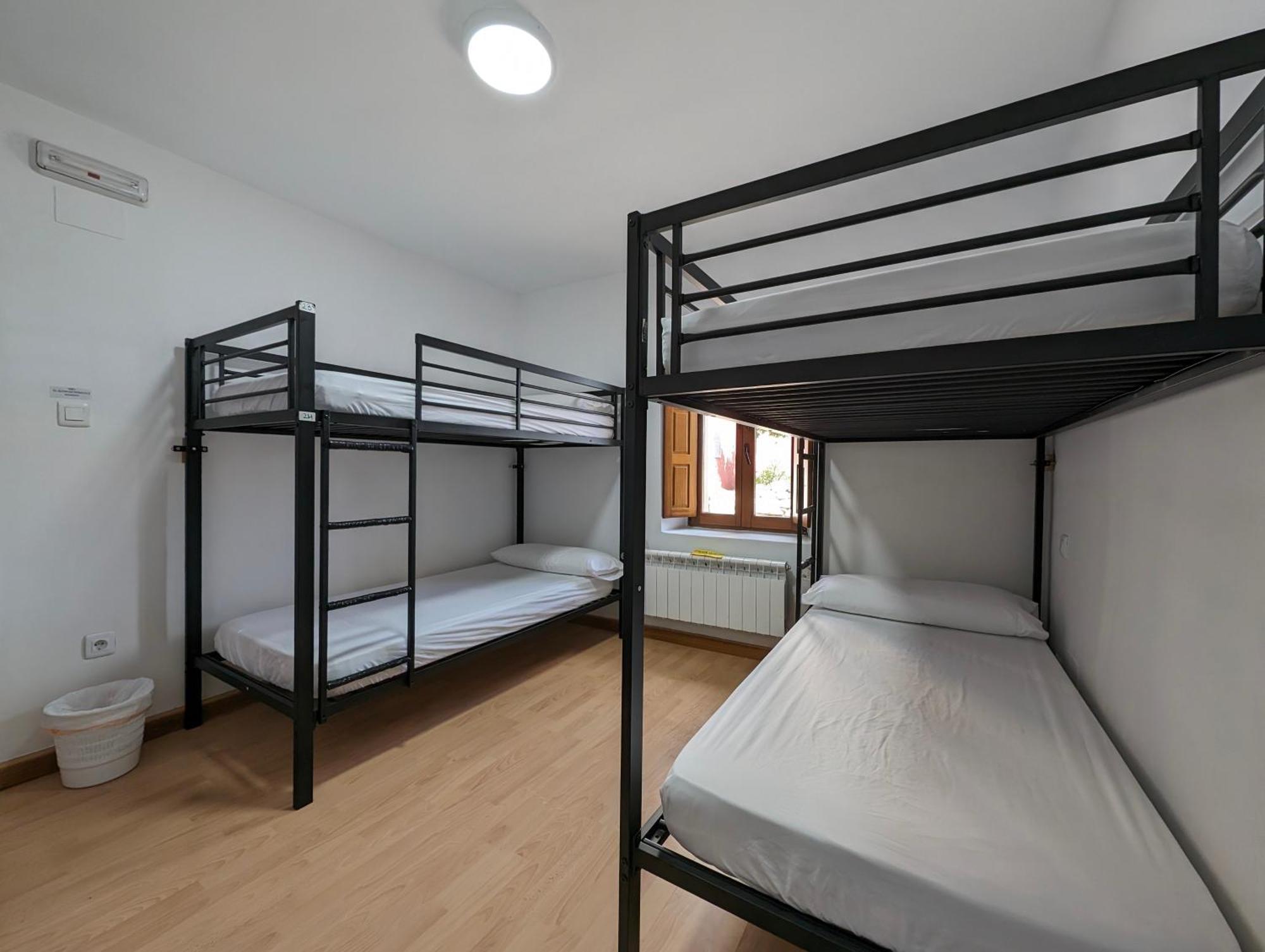 Albergue El Alfar/Pilgrim Hostel ออร์นิโยส เดล กามิโน ภายนอก รูปภาพ