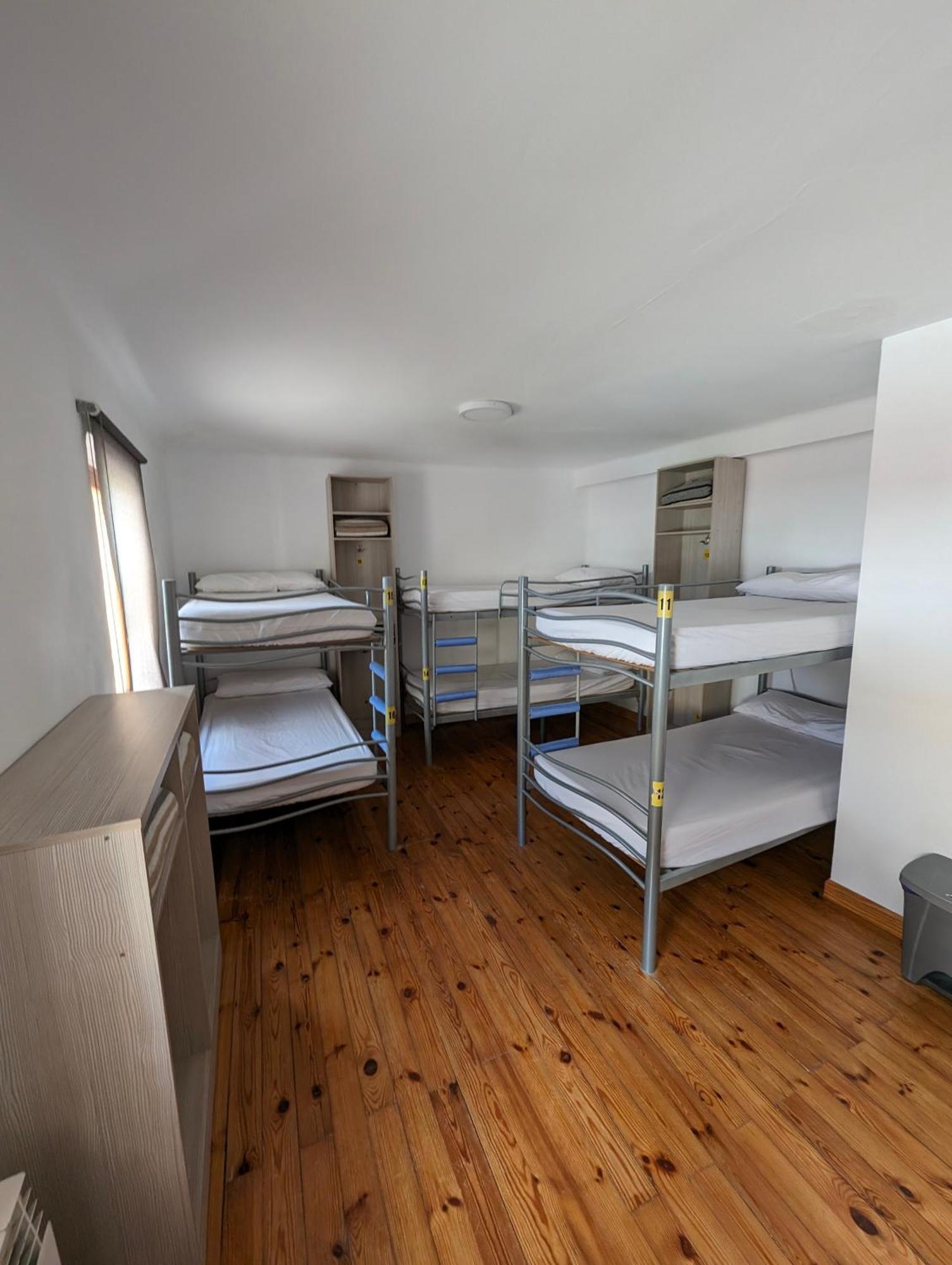 Albergue El Alfar/Pilgrim Hostel ออร์นิโยส เดล กามิโน ภายนอก รูปภาพ