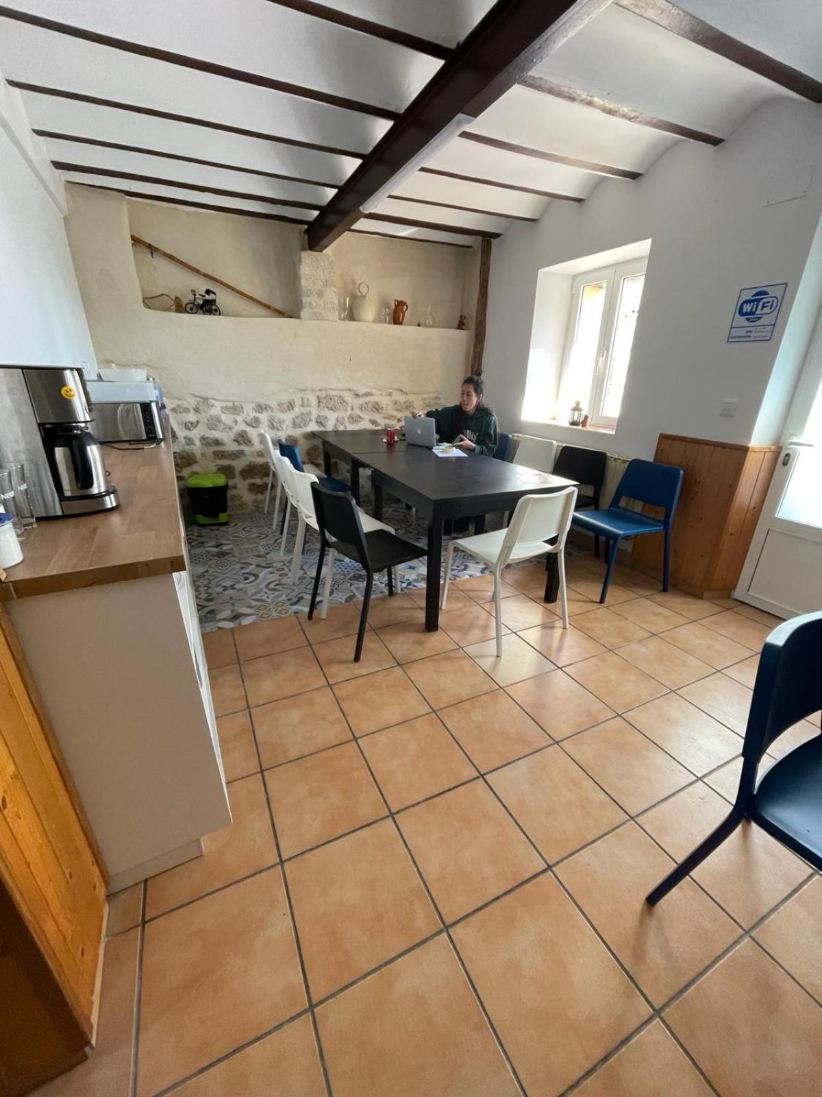 Albergue El Alfar/Pilgrim Hostel ออร์นิโยส เดล กามิโน ภายนอก รูปภาพ