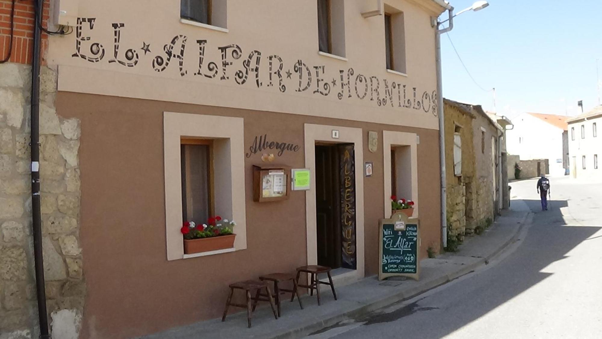 Albergue El Alfar/Pilgrim Hostel ออร์นิโยส เดล กามิโน ภายนอก รูปภาพ